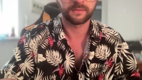 Snapshot of paulsimpsn chatting on September 21, 11:34 am love bush online show from September 21, 11:34 am