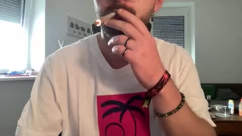 Snapshot of paulsimpsn chatting on October 5, 9:51 am love bush online show from October 5, 9:51 am