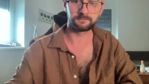 Snapshot of paulsimpsn chatting on October 8, 6:33 am love bush online show from October 8, 6:33 am