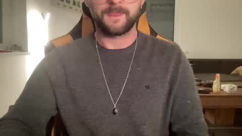 Snapshot of paulsimpsn chatting on October 10, 4:50 pm love bush online show from October 10, 4:50 pm