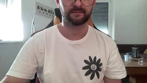 Snapshot of paulsimpsn chatting on October 19, 8:48 am love bush online show from October 19, 8:48 am