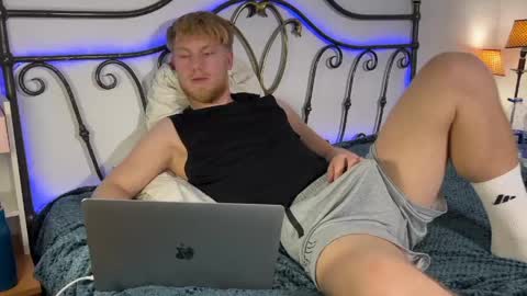 Snapshot of pavelrey chatting on May 21, 7:32 pm Pavel online show from May 21, 7:32 pm