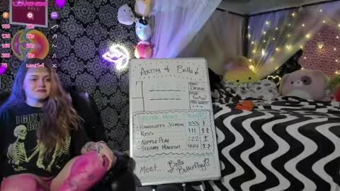 ArtsyHeartsyy online show from January 3, 3:27 am