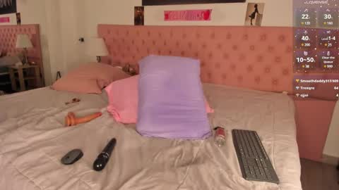 Snapshot of paytonferrara_ chatting on February 20, 9:22 am PaytonFerrara online show from February 20, 9:22 am