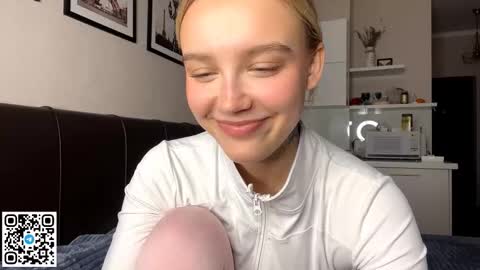 Lola online show from October 21, 1:23 pm