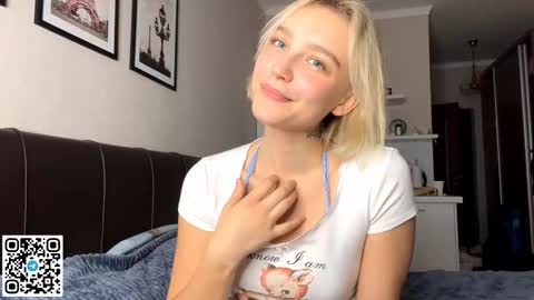 Lola online show from October 27, 2:54 pm