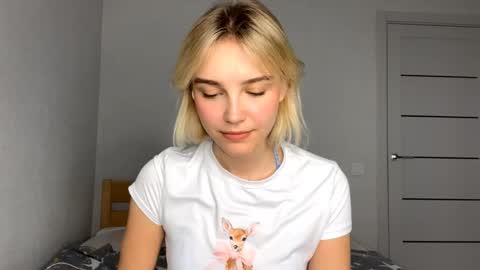 Lola online show from December 19, 3:52 pm