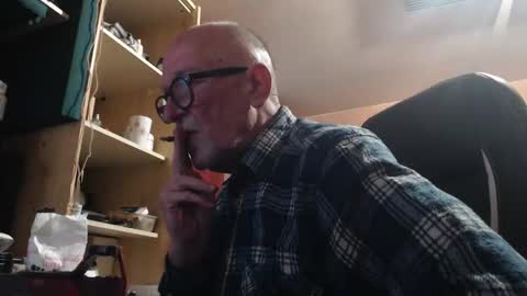 pc8474408 online show from April 23, 12:29 pm