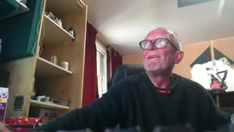 pc8474408 online show from May 3, 9:26 am