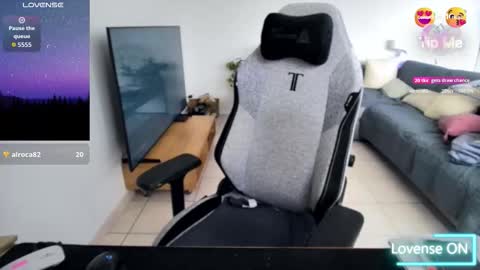 Snapshot of pc92160 chatting on November 16, 12:33 pm pc92160 online show from November 16, 12:33 pm