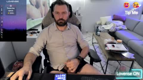 Snapshot of pc92160 chatting on May 11, 7:33 pm pc92160 online show from May 11, 7:33 pm