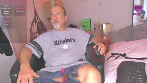 Snapshot of peacetous chatting on March 28, 9:42 am Marc online show from March 28, 9:42 am