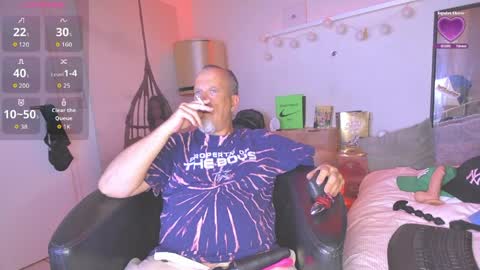 Snapshot of peacetous chatting on April 4, 6:16 pm Marc online show from April 4, 6:16 pm