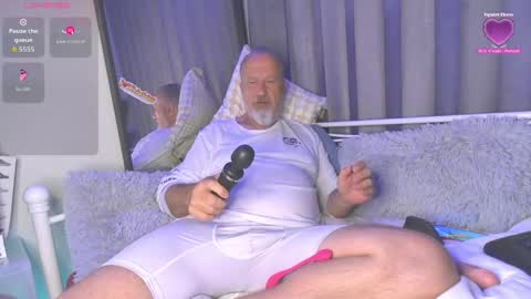 Snapshot of peacetous chatting on April 18, 2:26 am Marc online show from April 18, 2:26 am