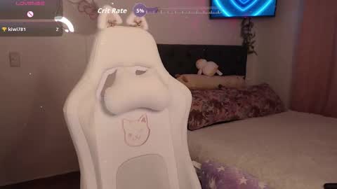 peacherry_ online show from February 18, 12:17 am