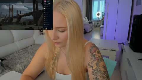 Snapshot of peachju1cy chatting on December 27, 6:35 am peachju1cy online show from December 27, 6:35 am