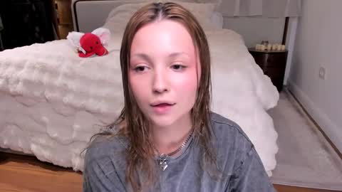 Lili online show from November 2, 5:10 am