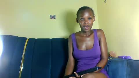 Snapshot of peachy_mummie chatting on October 24, 2:57 pm peachie online show from October 24, 2:57 pm