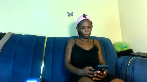 Snapshot of peachy_mummie chatting on November 18, 5:28 pm peachie online show from November 18, 5:28 pm