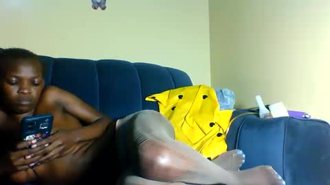 Snapshot of peachy_mummie chatting on November 24, 6:24 am peachie online show from November 24, 6:24 am