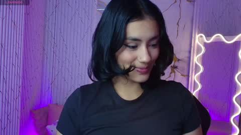 peachy_tay online show from March 22, 11:35 am