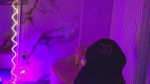 peachy_tay online show from March 24, 11:48 am