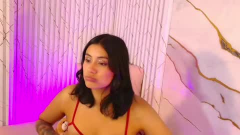 peachy_tay online show from April 29, 5:30 pm