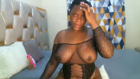 Snapshot of peachygirl255 chatting on May 12, 12:08 am Peachy online show from May 12, 12:08 am