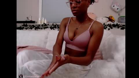 Snapshot of peachypeachgirl chatting on February 8, 4:03 am peachypeachgirl online show from February 8, 4:03 am