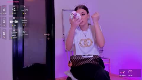 Kate online show from March 14, 1:27 pm