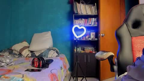 Tangerine Penaut online show from December 14, 11:31 pm