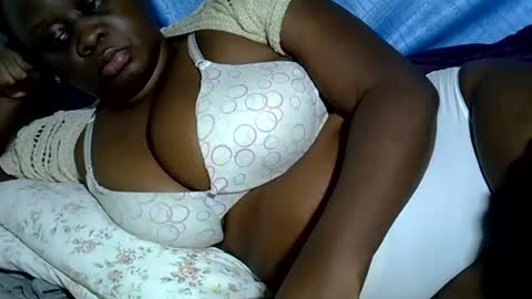 Snapshot of pearl_33 chatting on June 6, 1:05 pm Keci online show from June 6, 1:05 pm