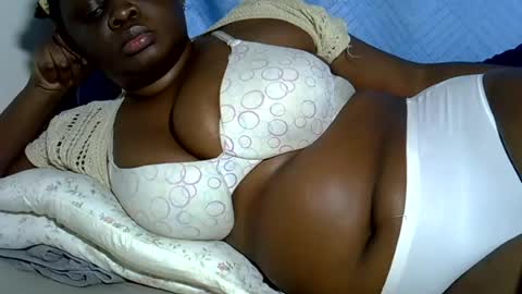 Snapshot of pearl_33 chatting on June 7, 1:15 pm Keci online show from June 7, 1:15 pm