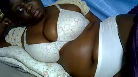 Snapshot of pearl_33 chatting on June 8, 1:33 pm Keci online show from June 8, 1:33 pm