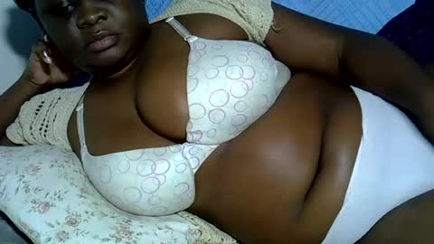 Snapshot of pearl_33 chatting on June 13, 10:29 pm Keci online show from June 13, 10:29 pm