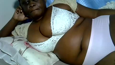 Snapshot of pearl_33 chatting on June 21, 3:58 pm Keci online show from June 21, 3:58 pm