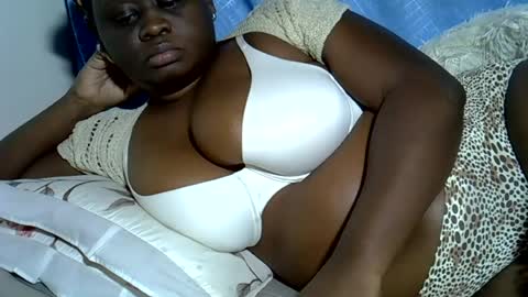 Snapshot of pearl_33 chatting on June 25, 3:28 am Keci online show from June 25, 3:28 am