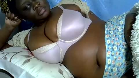 Snapshot of pearl_33 chatting on July 2, 3:23 am Keci online show from July 2, 3:23 am