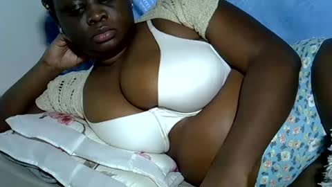 Snapshot of pearl_33 chatting on July 9, 12:31 pm Keci online show from July 9, 12:31 pm