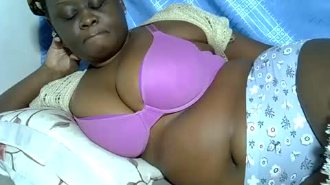 Snapshot of pearl_33 chatting on July 17, 3:18 pm Keci online show from July 17, 3:18 pm