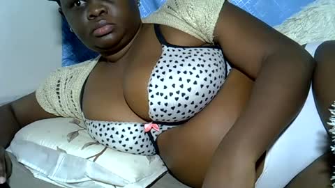 Snapshot of pearl_33 chatting on July 21, 1:02 pm Keci online show from July 21, 1:02 pm
