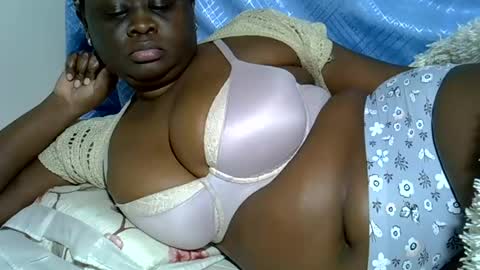 Snapshot of pearl_33 chatting on July 26, 5:48 am Keci online show from July 26, 5:48 am