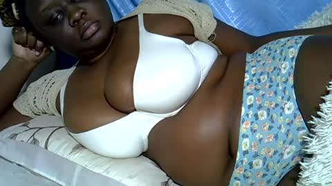 Snapshot of pearl_33 chatting on July 28, 3:21 pm Keci online show from July 28, 3:21 pm