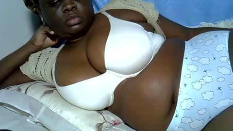 Snapshot of pearl_33 chatting on July 30, 12:37 pm Keci online show from July 30, 12:37 pm