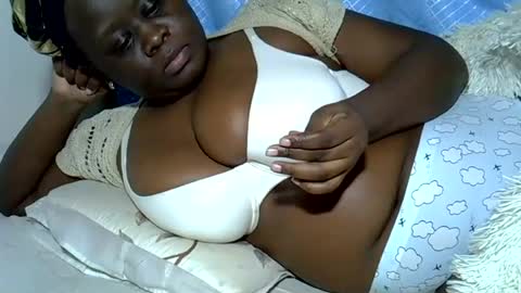 Snapshot of pearl_33 chatting on August 1, 12:54 am Keci online show from August 1, 12:54 am