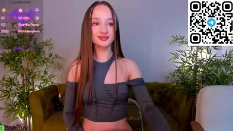Snapshot of pearl_bloom chatting on May 6, 1:14 am Sex Leah online show from May 6, 1:14 am