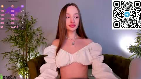 Snapshot of pearl_bloom chatting on May 18, 1:02 am Sex Leah online show from May 18, 1:02 am