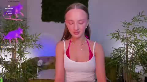 Snapshot of pearl_bloom chatting on June 30, 1:06 am Sex Leah online show from June 30, 1:06 am