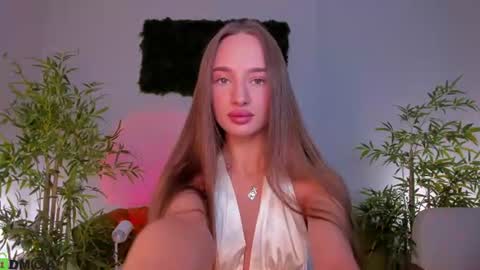 Snapshot of pearl_bloom chatting on July 2, 12:54 am Sex Leah online show from July 2, 12:54 am
