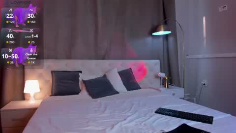 Snapshot of pearl_bloom chatting on July 23, 1:08 am Sex Leah online show from July 23, 1:08 am